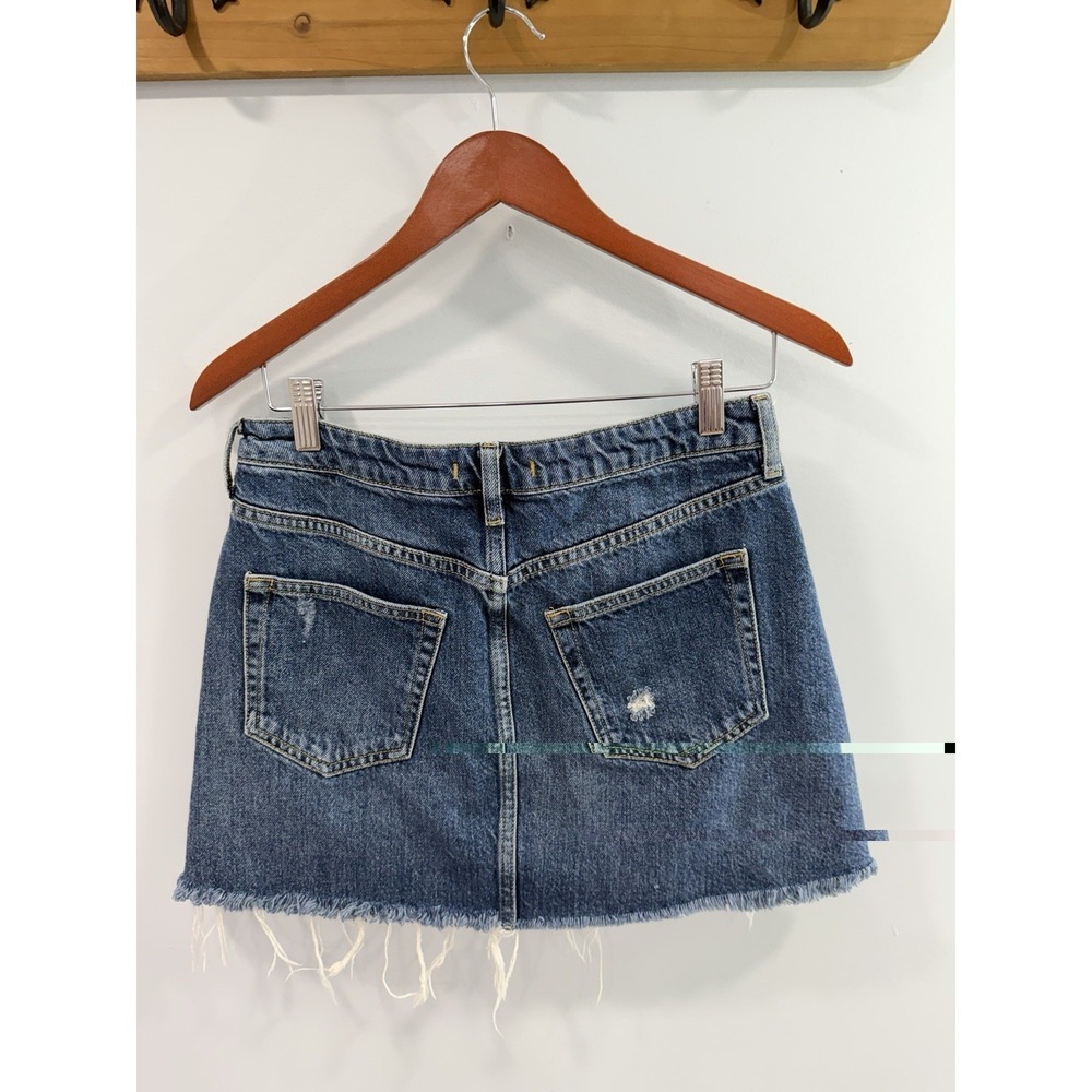 We The Free Denim Mini Skirt Size 28 Button Fly Distressed Raw Hem Cotton Boho - Picture 4 of 9